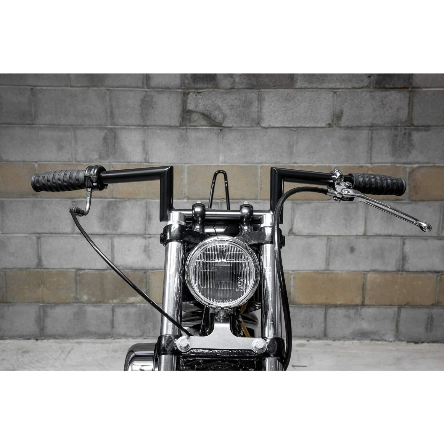 Z Bar Handlebars - 1 Inch - 4 Inch Rise - Black 11 Z Bar Handlebars - 1 Inch - 4 Inch Rise - Black - Image 11