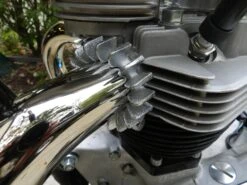 Finned Exhaust Pipe Clamps 23 Fins Unit Pre Unit Triumph OEM # 70-4501 1950-1971 -Motor Parts Hub dscn5312