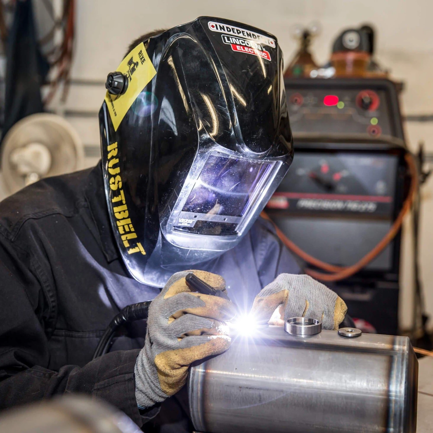 Dimpled Steel Motorcycle Oil Tank For Triumph Choppers 11 Dimpled Steel Motorcycle Oil Tank For Triumph Choppers - Image 11